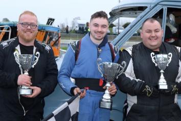 Big Van Bangers entertain Boxing Day race event at Tullyroan Oval