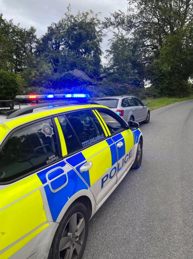 Gosford-Armagh Road closed following crash