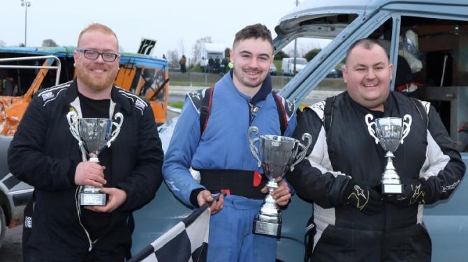 Big Van Bangers entertain Boxing Day race event at Tullyroan Oval